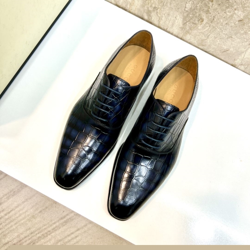 G*u*i leather shoes